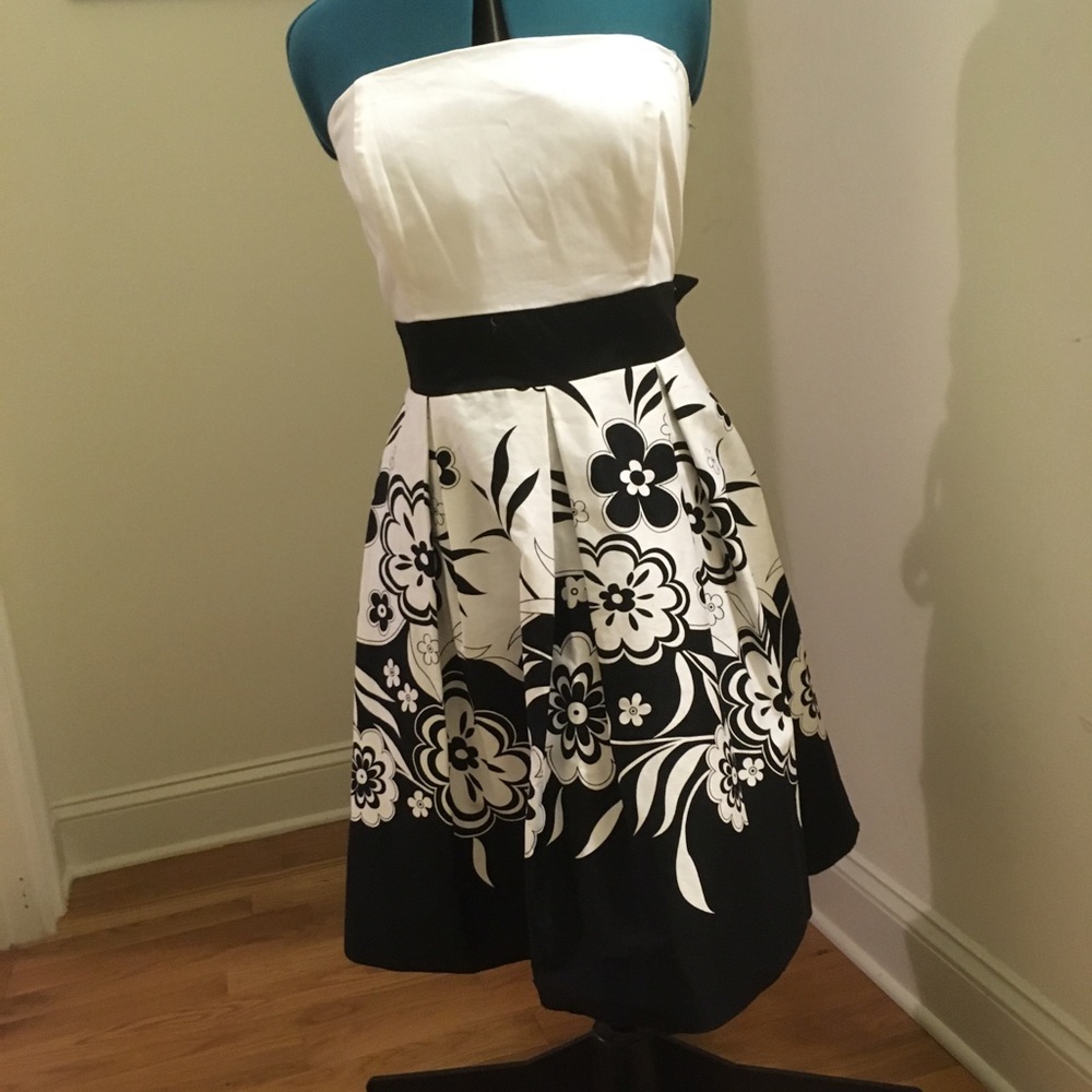 Black & White Floral Strapless Dress Plus Size 16 - Picture 3 of 7